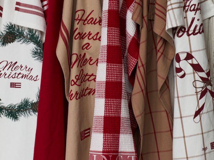 Verschiedene Weihnachtshandtücher und Handtücher von Lexington